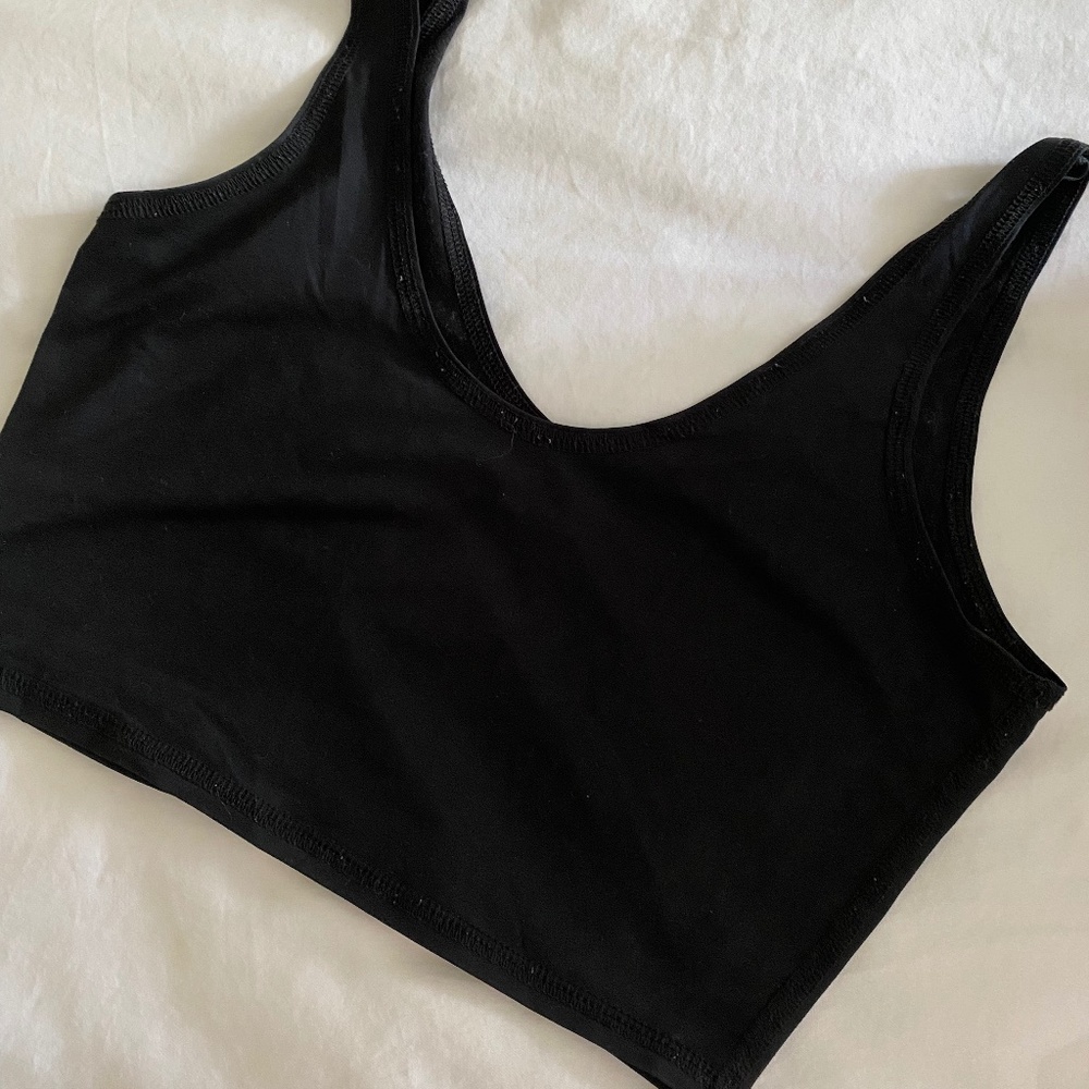 Teeki cropped yoga top